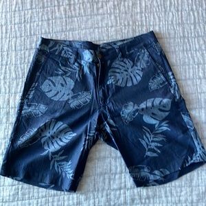 Bonobos Printed Chambray Short (31” x 9”)